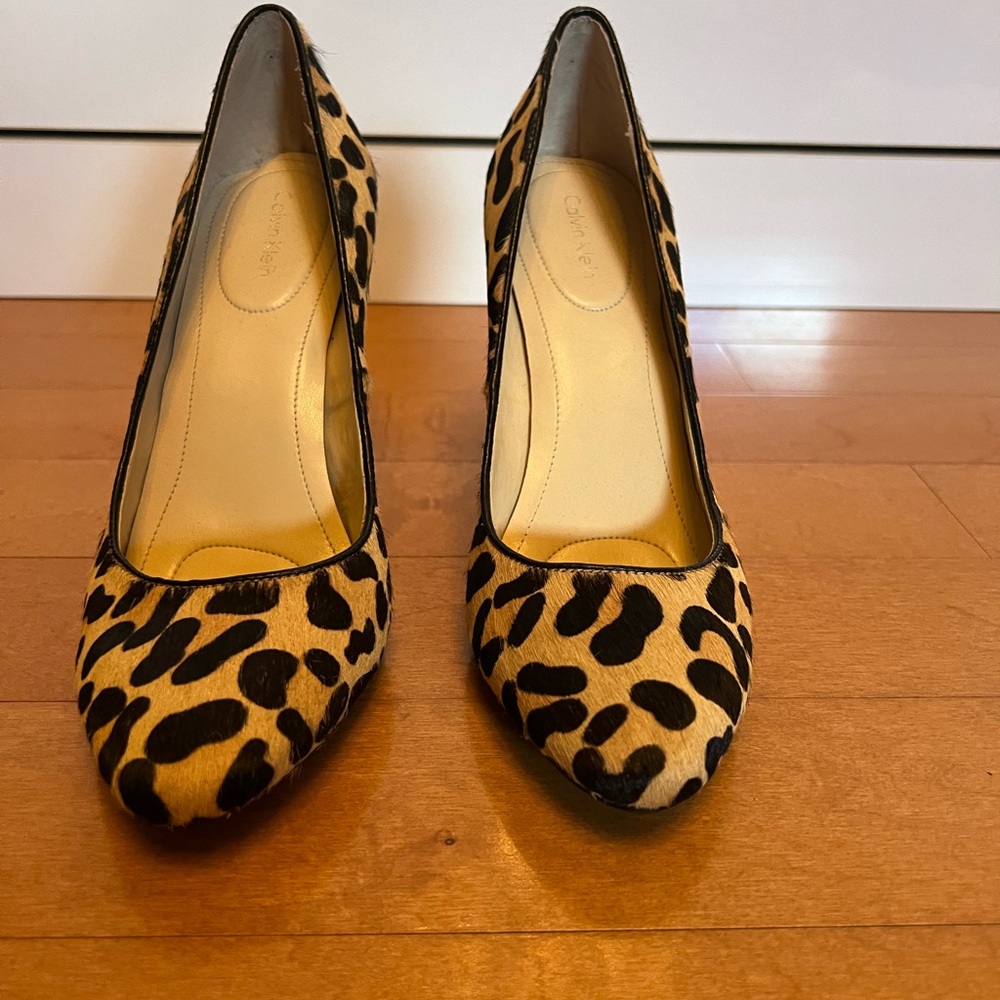 Calvin Klein leopard pumps